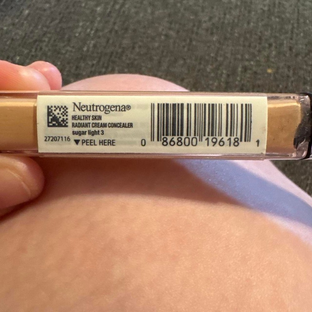 Neutrogena radiant cream concealer in shade 03 Sugar Light - Picture 2 of 3